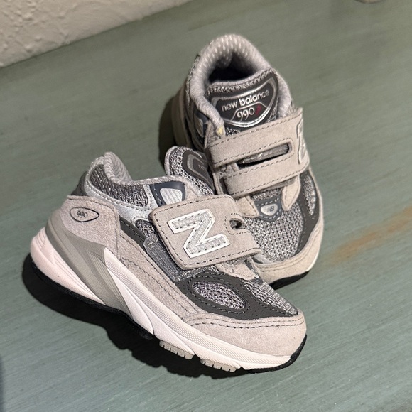 New Balance Kids' Sneakers in Gray and White - Picture 1 of 3